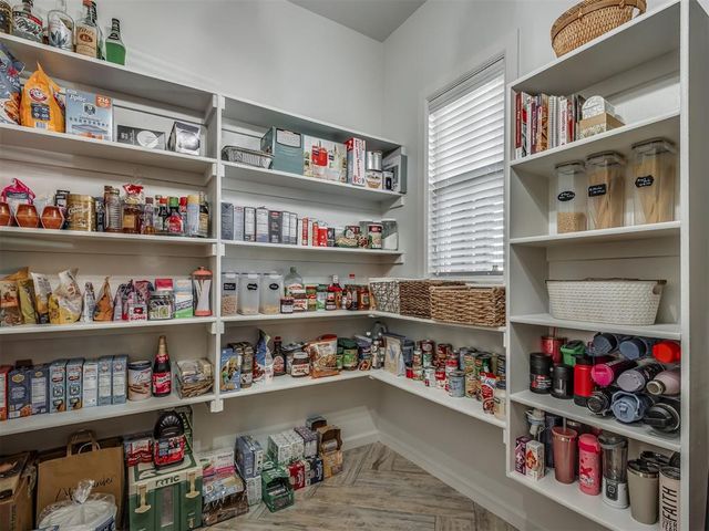 10101 Oakwood Drive, Edmond, OK 73025