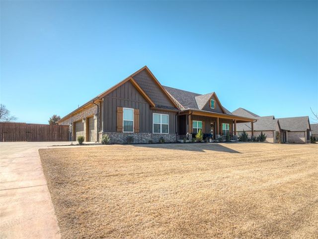 10101 Oakwood Drive, Edmond, OK 73025