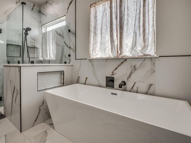 10101 Oakwood Drive, Edmond, OK 73025