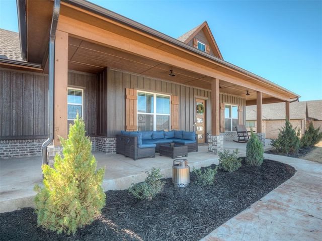 10101 Oakwood Drive, Edmond, OK 73025