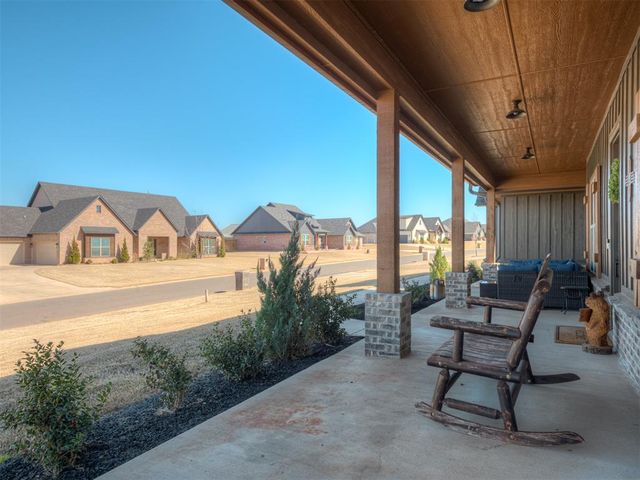 10101 Oakwood Drive, Edmond, OK 73025