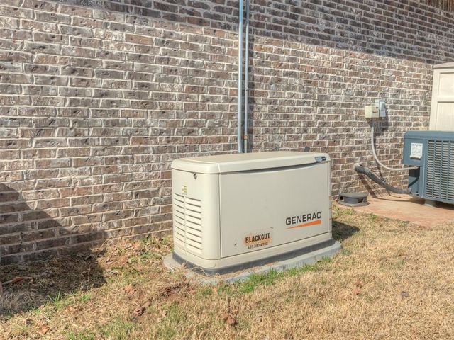 10101 Oakwood Drive, Edmond, OK 73025