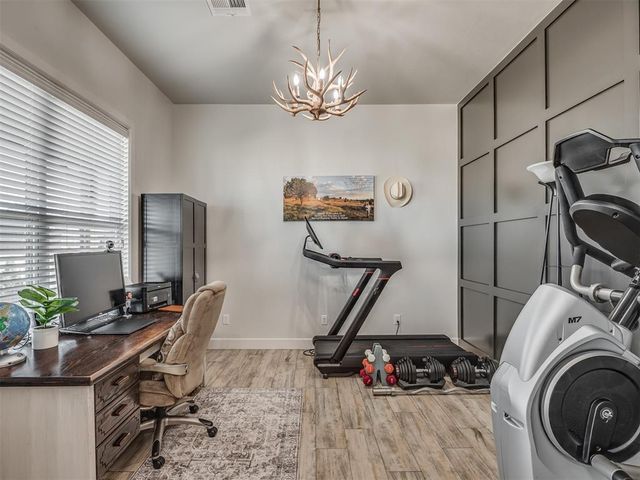 10101 Oakwood Drive, Edmond, OK 73025