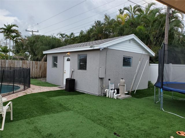 811 S Broadway, Lantana, FL 33462
