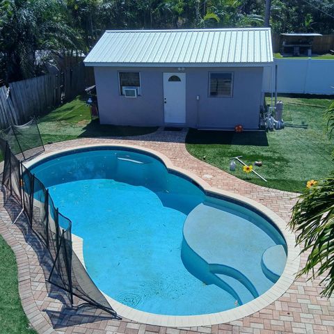 811 S Broadway, Lantana, FL 33462