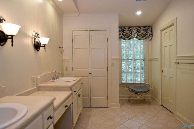3033 Heatherhill Drive SE, Huntsville, AL 35802