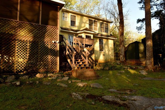 3033 Heatherhill Drive SE, Huntsville, AL 35802