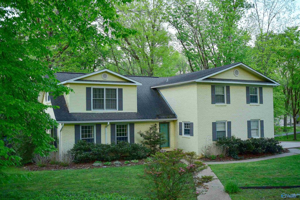 3033 Heatherhill Drive SE, Huntsville, AL 35802