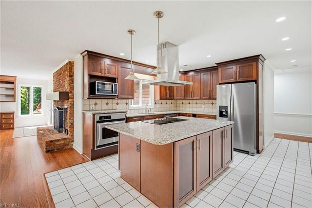 108 Wilchester Lane, Kernersville, NC 27284