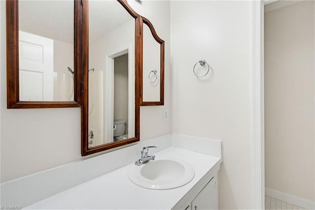 108 Wilchester Lane, Kernersville, NC 27284