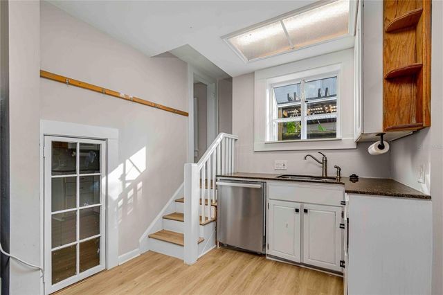 2302 12TH STREET N, St Petersburg, FL 33704