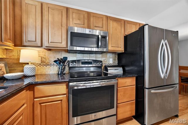 12121 McKelvey Place 101, Bridgeton, MO 63044