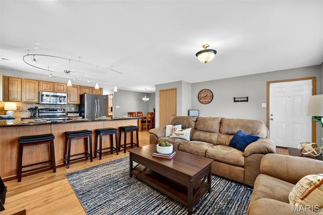 12121 McKelvey Place 101, Bridgeton, MO 63044