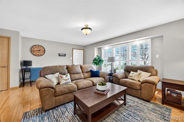 12121 McKelvey Place 101, Bridgeton, MO 63044