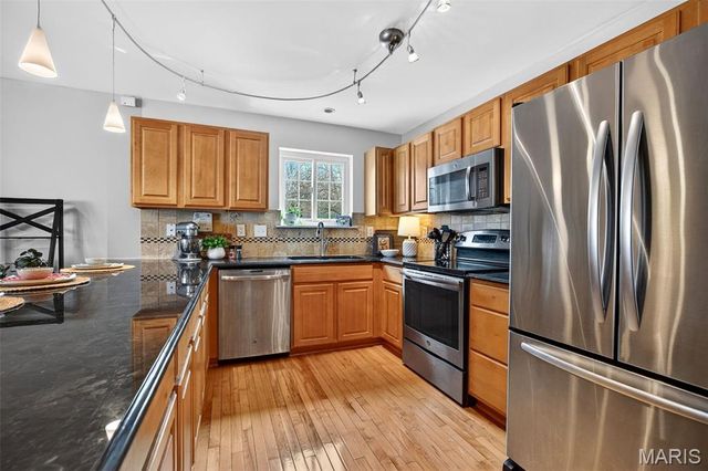 12121 McKelvey Place 101, Bridgeton, MO 63044