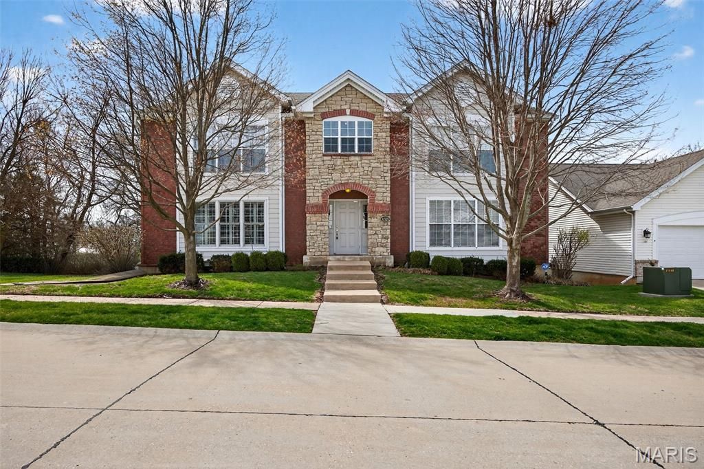 12121 McKelvey Place 101, Bridgeton, MO 63044