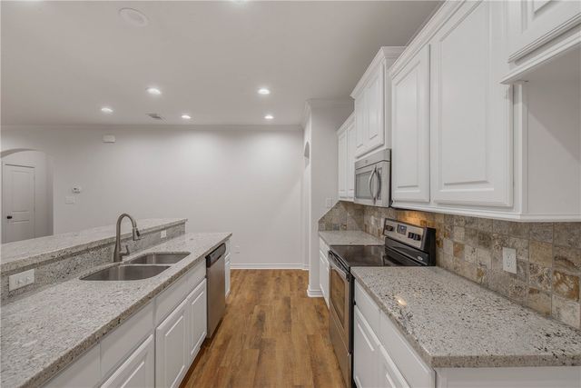 1483 Buena Vista, College Station, TX 77845