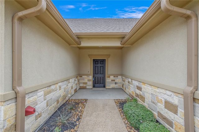 1483 Buena Vista, College Station, TX 77845
