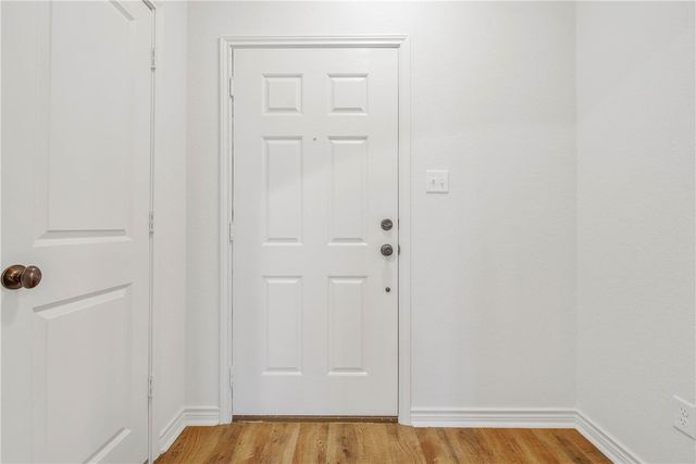 1483 Buena Vista, College Station, TX 77845