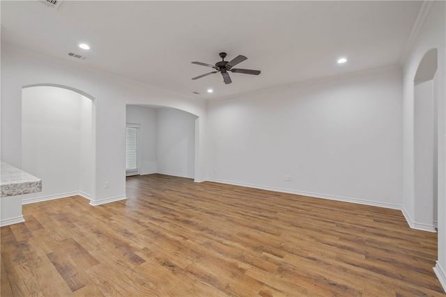 1483 Buena Vista, College Station, TX 77845