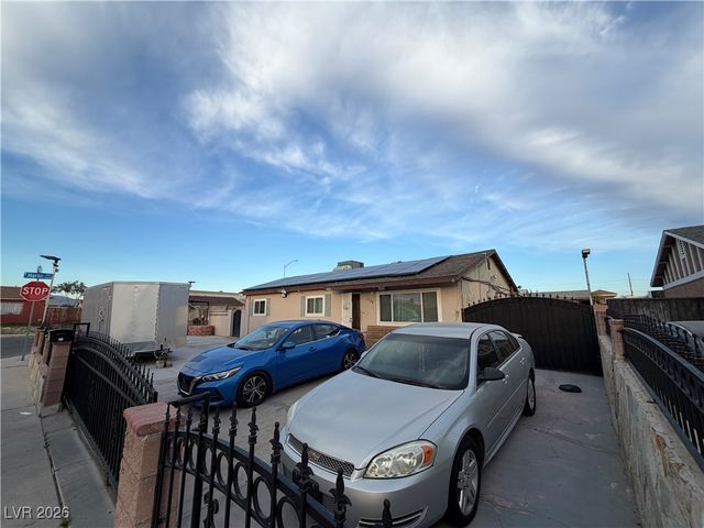 3520 Nipper Street, North Las Vegas, NV 89030
