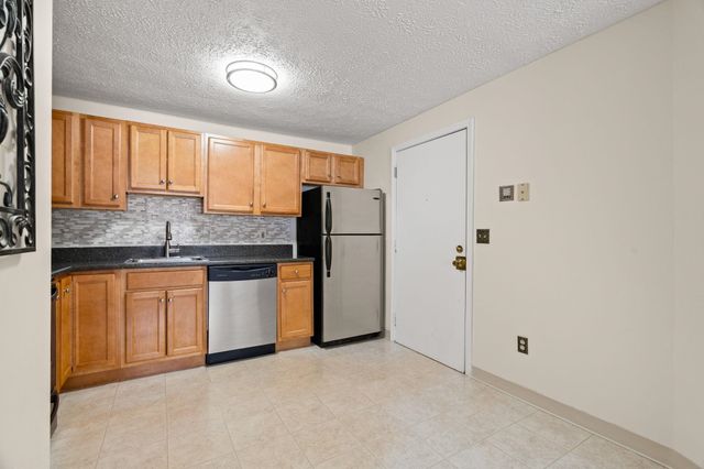 555 Calef Rd Apt 1, Manchester, NH 03103
