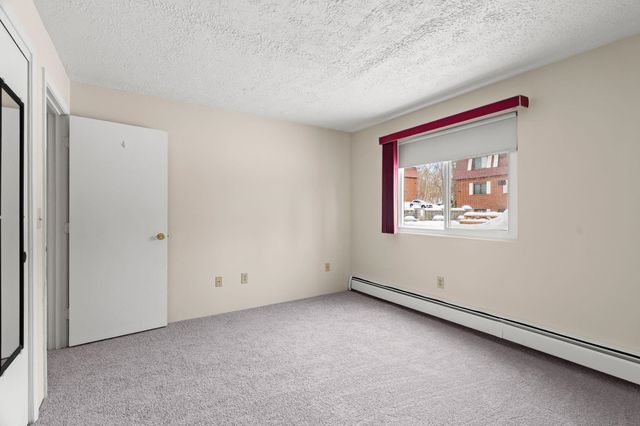 555 Calef Rd Apt 1, Manchester, NH 03103