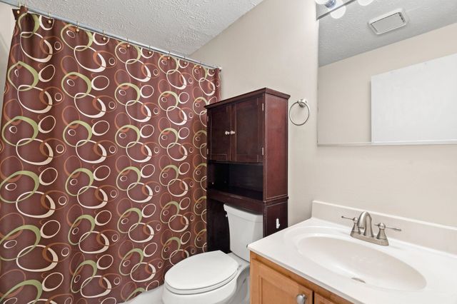 555 Calef Rd Apt 1, Manchester, NH 03103