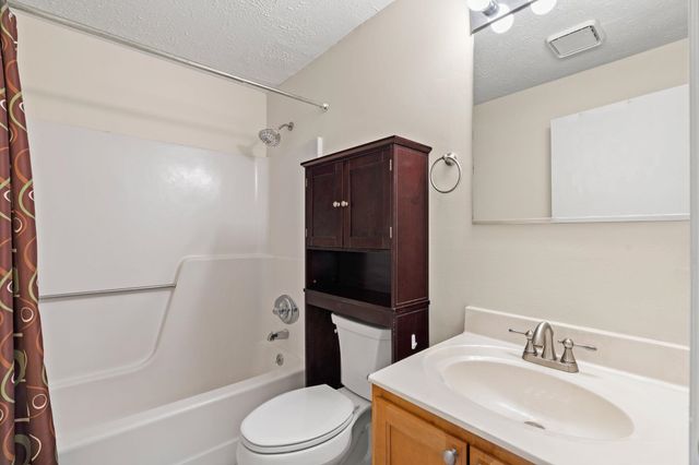 555 Calef Rd Apt 1, Manchester, NH 03103