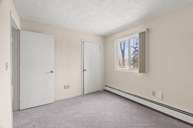 555 Calef Rd Apt 1, Manchester, NH 03103