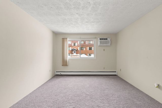 555 Calef Rd Apt 1, Manchester, NH 03103