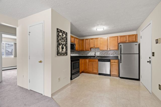 555 Calef Rd Apt 1, Manchester, NH 03103