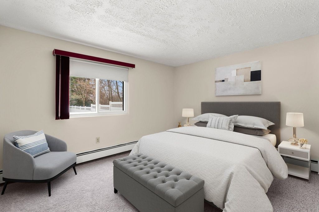 555 Calef Rd Apt 1, Manchester, NH 03103