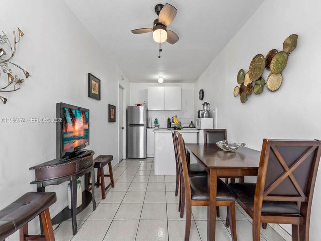 655 W 70th Pl, Hialeah, FL 33014