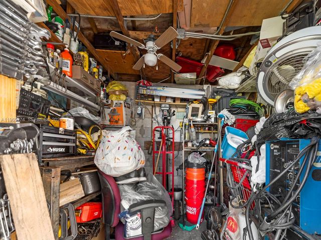 655 W 70th Pl, Hialeah, FL 33014