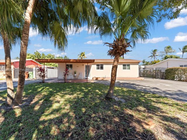 655 W 70th Pl, Hialeah, FL 33014