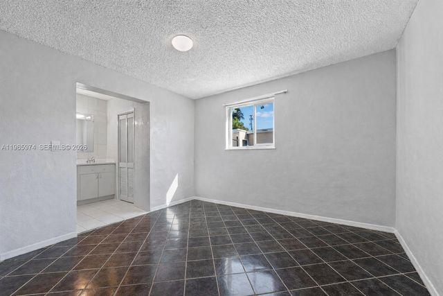 655 W 70th Pl, Hialeah, FL 33014