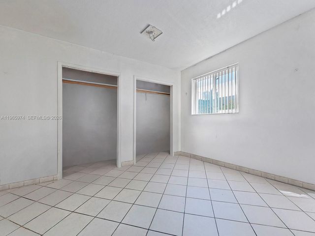 655 W 70th Pl, Hialeah, FL 33014