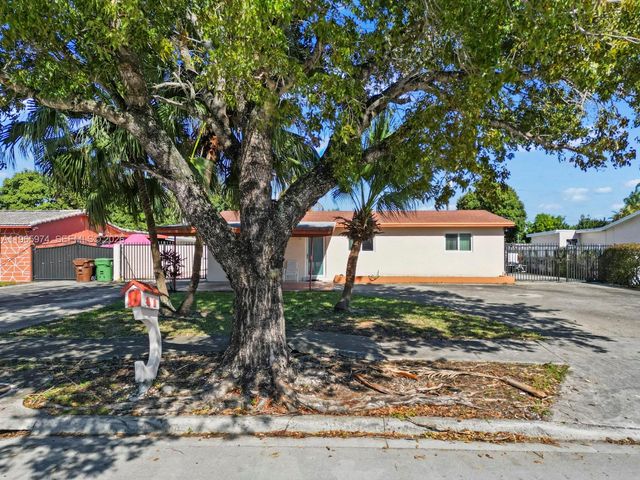 655 W 70th Pl, Hialeah, FL 33014
