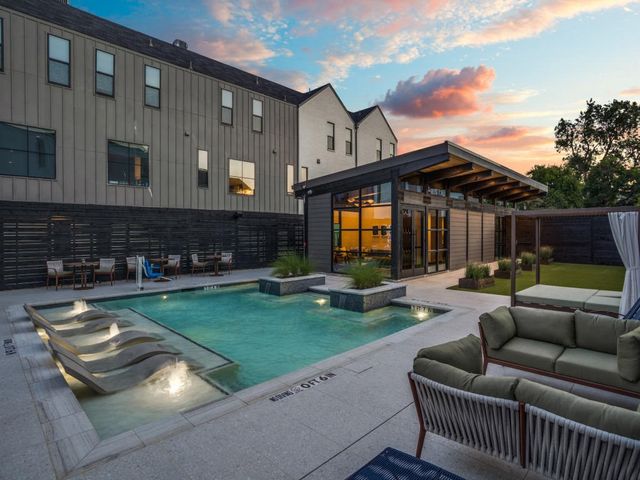 5609 Live Oak Street 301, Dallas, TX 75206