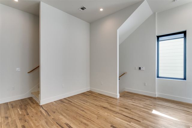 5609 Live Oak Street 301, Dallas, TX 75206