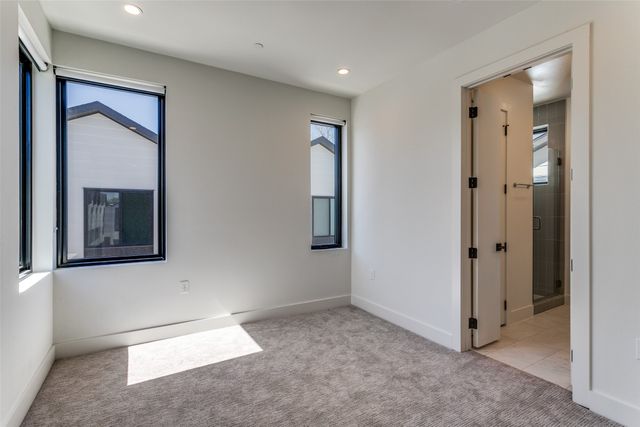 5609 Live Oak Street 301, Dallas, TX 75206