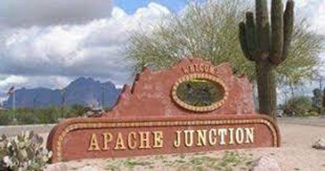 143 S Mountain Road, Apache Junction, AZ 85120