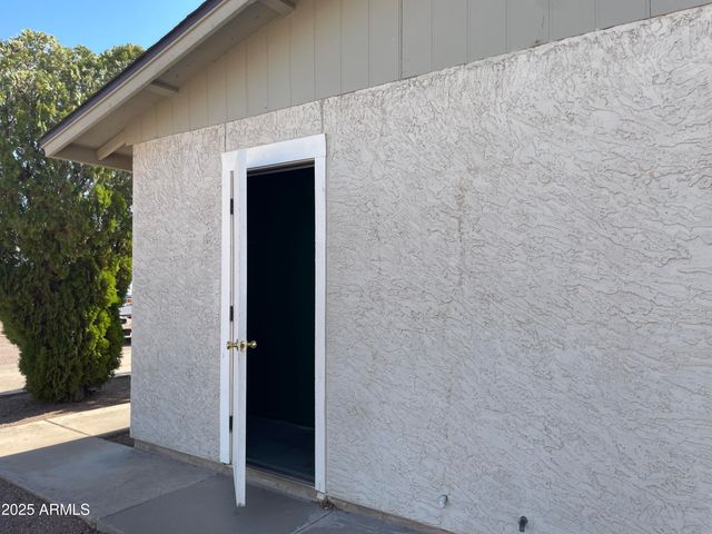 143 S Mountain Road, Apache Junction, AZ 85120