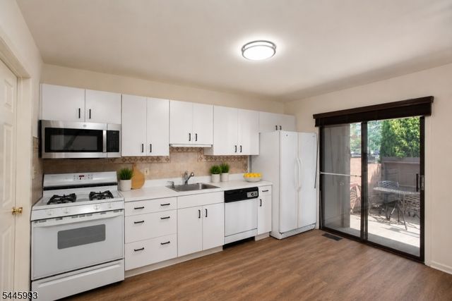 3722 Bloomingdale Dr, Hillsborough Twp., NJ 08844