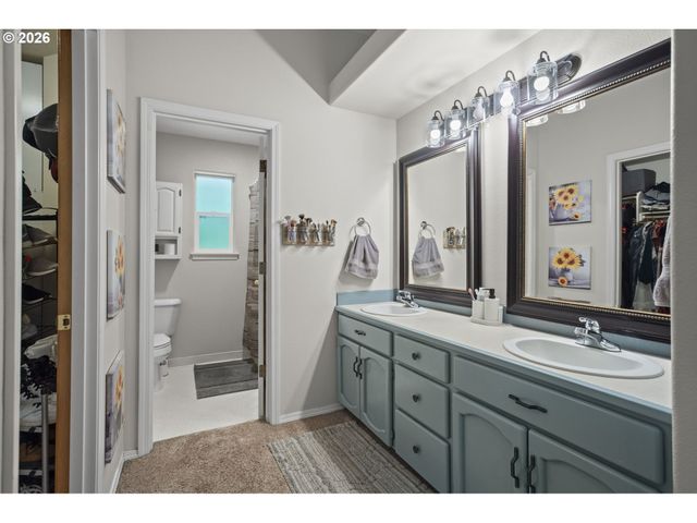 34605 Ne SHAMROCK SLOPE Rd, Battle Ground, WA 98604