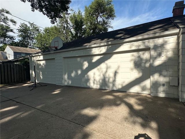 1251 W 71st Terrace, Kansas City, MO 64114