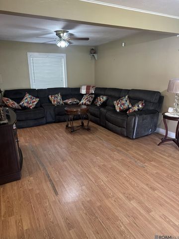 440 Holy Cross Place, Kenner, LA 70065