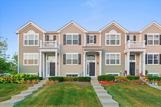 1092 Sapphire Lane, Pingree Grove, IL 60140