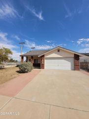 11330 Loma Del Sol Drive, El Paso, TX 79934